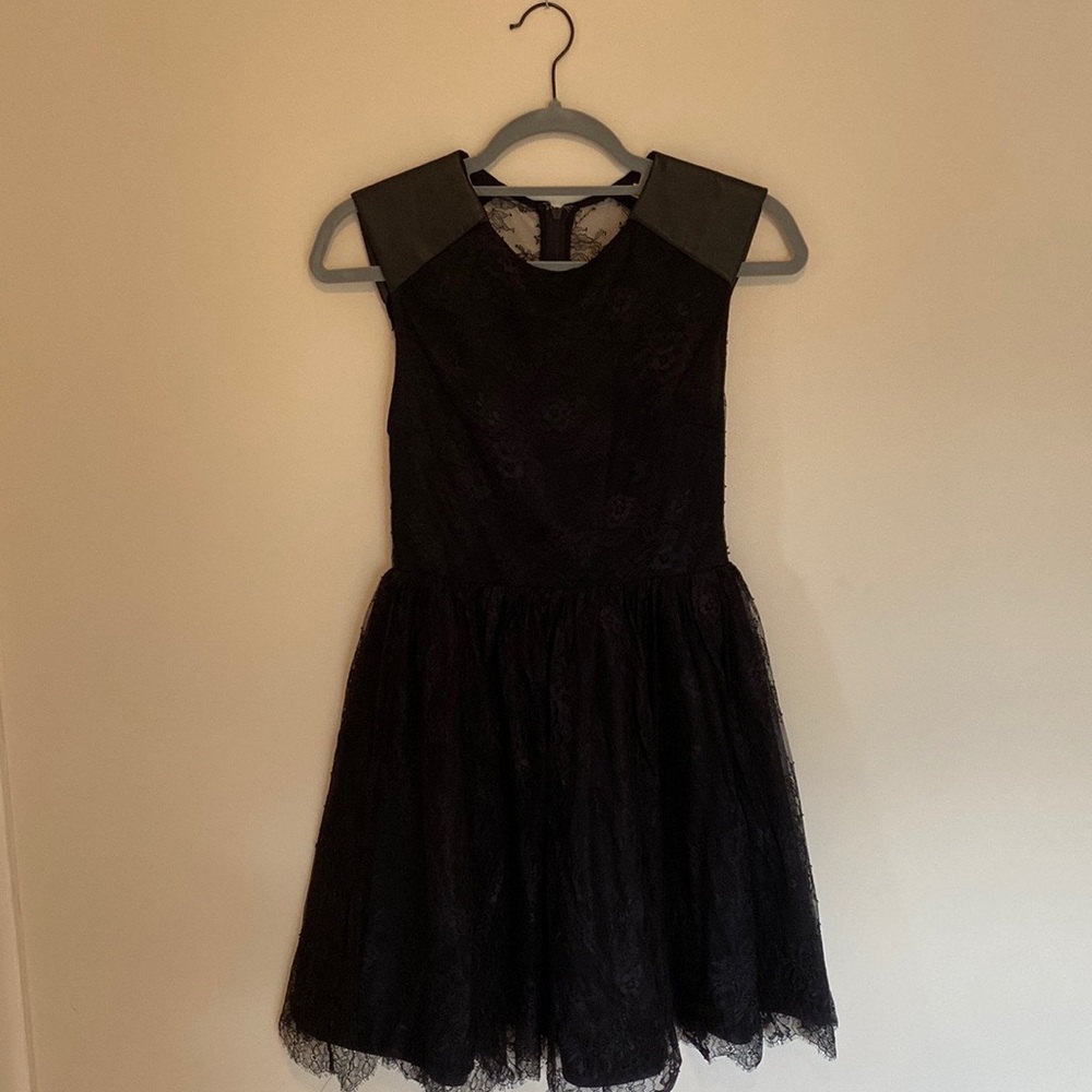 Beautiful mini lace black dress by Alice + Olivia!